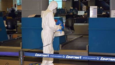 لمواجهة أوميكرون.. تشديد الإجراءات الاحترازية بمطار القاهرة الدولى (صور)