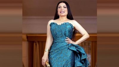 جومانا مراد تغازل عبير صبري بالأسود الشفاف (صور)