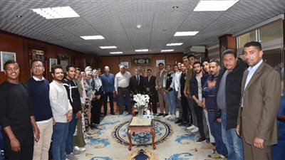 رئيس جامعة السادات يلتقى بالطلاب الفائزين فى اتحاد الطلاب