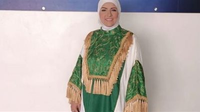 دعاء فاروق تعتمد أحدث صيحات عباءة رمضان 2020 والجمهور يغازلها