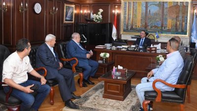 محافظ الإسكندرية يناقش إقامة بطولة دولية بالتزامن مع العيد القومي الـ 70