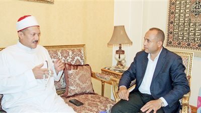 تلوت القرآن فى مسجد سيدى عبدالرحيم القنائى وعمرى 7 سنوات