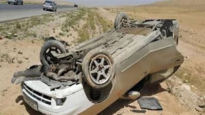 مصرع 3 أشخاص وإصابة طفل فى انقلاب سيارة بطريق أسيوط الغربي