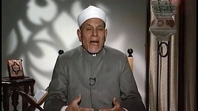 هل يشترط أن يكون خطيب الجمعة هو من يؤم الناس في صلاتها؟