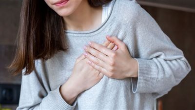 منها التعرق والشعور بالدوار.. 7 علامات خطيرة تحذرك من نوبة قلبية مفاجئة