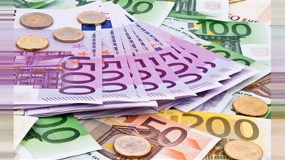 أسعار اليورو تتراجع بعد تصريحات «المركزي» الأوروبي