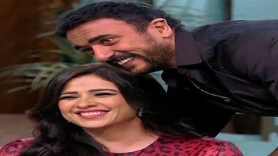 (فيديو) أول ظهور رومانسي لياسمين عبدالعزيز مع أحمد العوضي بعد شفائها