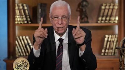 حسام موافي يحذر من مرض خطير يسببه تربية الحمام في المنزل (فيديو)