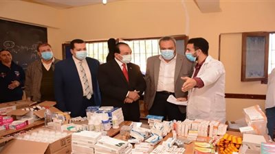 توقيع الكشف الطبى على 1568 حالة وصرف العلاج بالمجان فى قافلة بجامعة طنطا