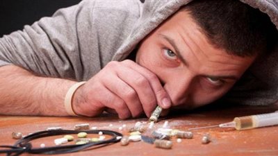 انفو جراف.. موعد بدء تطبيق قانون فصل الموظف متعاطى المخدرات