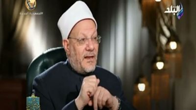 شوقي علام: المتسول عليه إثم كبير طالما كان قادرا على الإنفاق