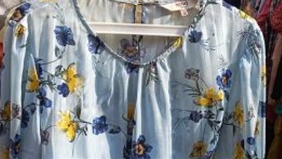 قبل عيد الفطر .. الوكالة تحطم الأسعار والمواطنون يشيدون بجودة تصميم الملابس