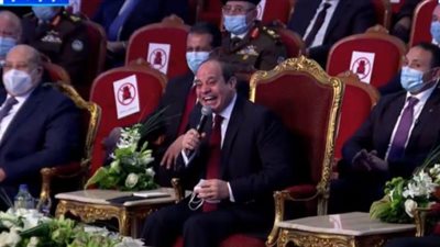 (فيديو) الطفل مهند يحرج مصطفى شعبان.. والسيسي يضحك
