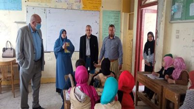 محافظ بني سويف يتابع سير امتحان الصف الرابع الابتدائي