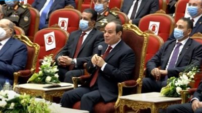 أنا غلطان.. السيسي: مبقتش اسأل على أصحابي وحتى أسرتي مقصر معاهم (فيديو)