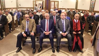 محافظ الجيزة يحضر قداس عيد القيامة المجيد بالكنيسة الإنجيلية بالجيزة ويقدم التهنئة