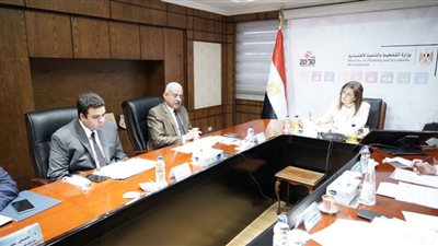 وزيرة التخطيط تلتقي محافظ السويس لدراسة توطين أهداف التنمية المستدامة