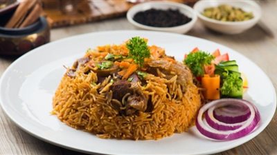 بسعرات حرارية أقل.. تعرفي علي طريقة عمل كبسة باللحم