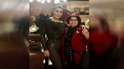 جنازة والدة الفنانة سمية الخشاب بمقابر المنارة بالإسكندرية