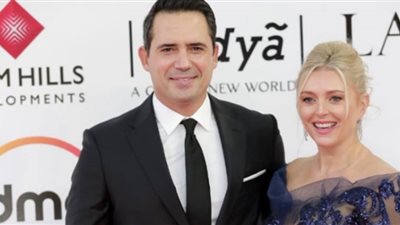 برفقة زوجته.. ظافر العابدين يشارك بحفل ختام القاهرة السينمائي الدولي 43