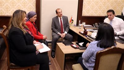 عبد الغفار يبحث مع ممثل منظمة الصحة العالمية بمصر سبل التعاون في القطاع الصحي