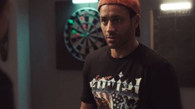 ماضي أحمد داود يطارده وصبا مبارك مهددة بترك وظيفتها في سوتس بالعربي