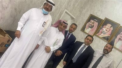 بالصور.. القنصلية العامة في جدة تتابع تطورات حادث سير السعودية