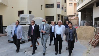 رئيس جامعة المنصورة يتفقد المراحل النهائية لمبنى زراعة الكبد