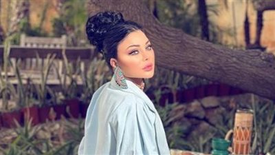 هيفاء وهبي تشبة الفراشة بفستان الأحلام واللؤلؤ يزيد من فخامتها(صور)