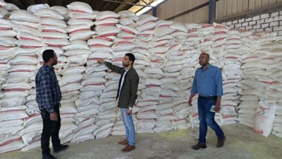 ضبط 100 طن اسمده زراعيه مجهوله المصدر بالبحيرة