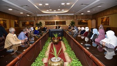 محافظ الغربية يبحث مع الهندسية والتخطيط آليات تطوير العمل بالإداراتين