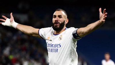 أنشيلوتي يوضح موقف بنزيما من مباراة ريال مدريد وإنتر ميلان