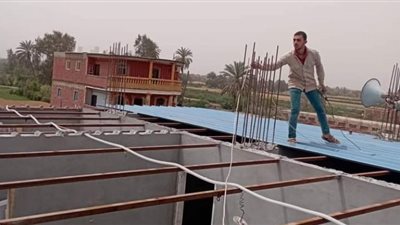 إزالة مخالفة بناء بالوحدة المحلية بالتلين