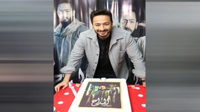 حمادة هلال يحتفل بنجاح المداح 2 (صور)