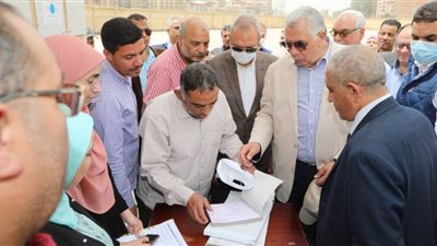 وزير الزراعة ومحافظ القليوبية يتفقدان توريدات القمح بمطحن بنها
