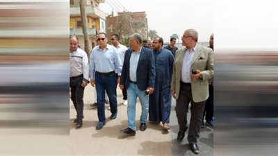 محافظ الشرقية يتفقد أعمال إزدواج الطريق الدائري 