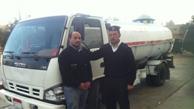 ضبط سيارة محملة بـ 6.5 طن زيت طعام فاسد بالإسماعيلية