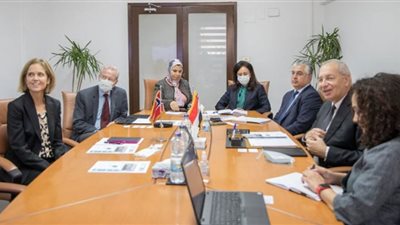 سفيرة النرويج تبحث سبل الاستثمار بمنطقة قناة السويس
