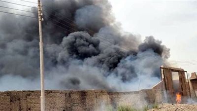 السيطرة على حريق مخلفات داخل قطعة أرض بالقناطر الخيرية