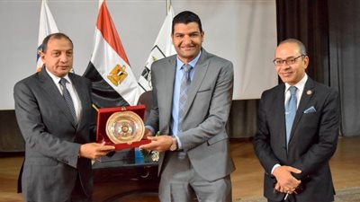 مجلس جامعة بني سويف يكرم الدكتور وليد الروبي الفائز بجائزة الدولة التشجيعية