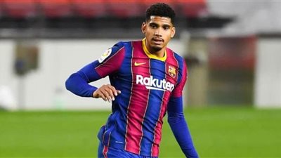 برشلونة يعلن تجديد عقد رونالد أروخو