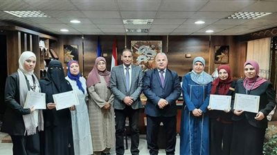وكيل تعليم دمياط يكرم الفائزات في مسابقة المعلمة الفعالة