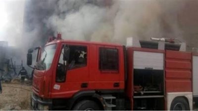 الحماية المدنية تسيطر على حريق اندلع داخل حظيرة مواشى فى أسيوط