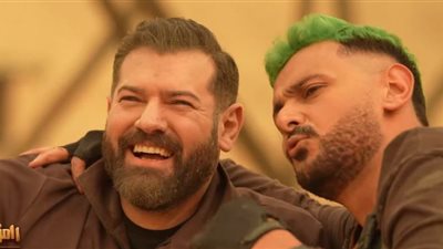 رد فعل كوميدي من عمرو يوسف عند رؤيته رامز جلال (فيديو)