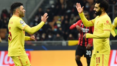 محمد صلاح يتلقي تحية رائعة من جماهير ميلان رغم التأخر أمام ليفربول (شاهد)