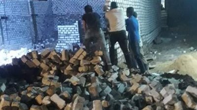 إزالة التعديات ومصادرة معدات البناء بسنورس فى الفيوم