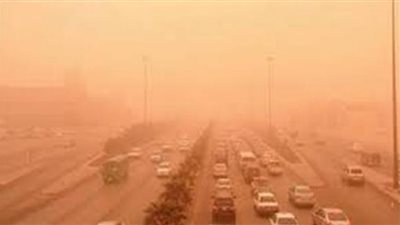 رياح وأتربة تضرب الإسكندرية.. والمحافظ: نخشى من ارتفاع أمواج البحر