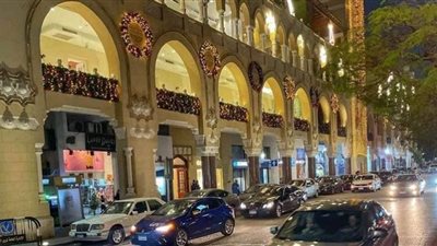 صور.. ميدان الكوربة يتجمل استعدادا للعام الجديد