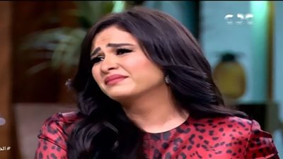 أكياس الشوكولاتة.. ياسمين عبدالعزيز تكشف سبب وعكتها الصحية