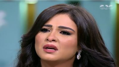 كنت زي مومياء الفراعنة.. ياسمين عبدالعزيز: يوم عرفة نجاني من الموت (فيديو)